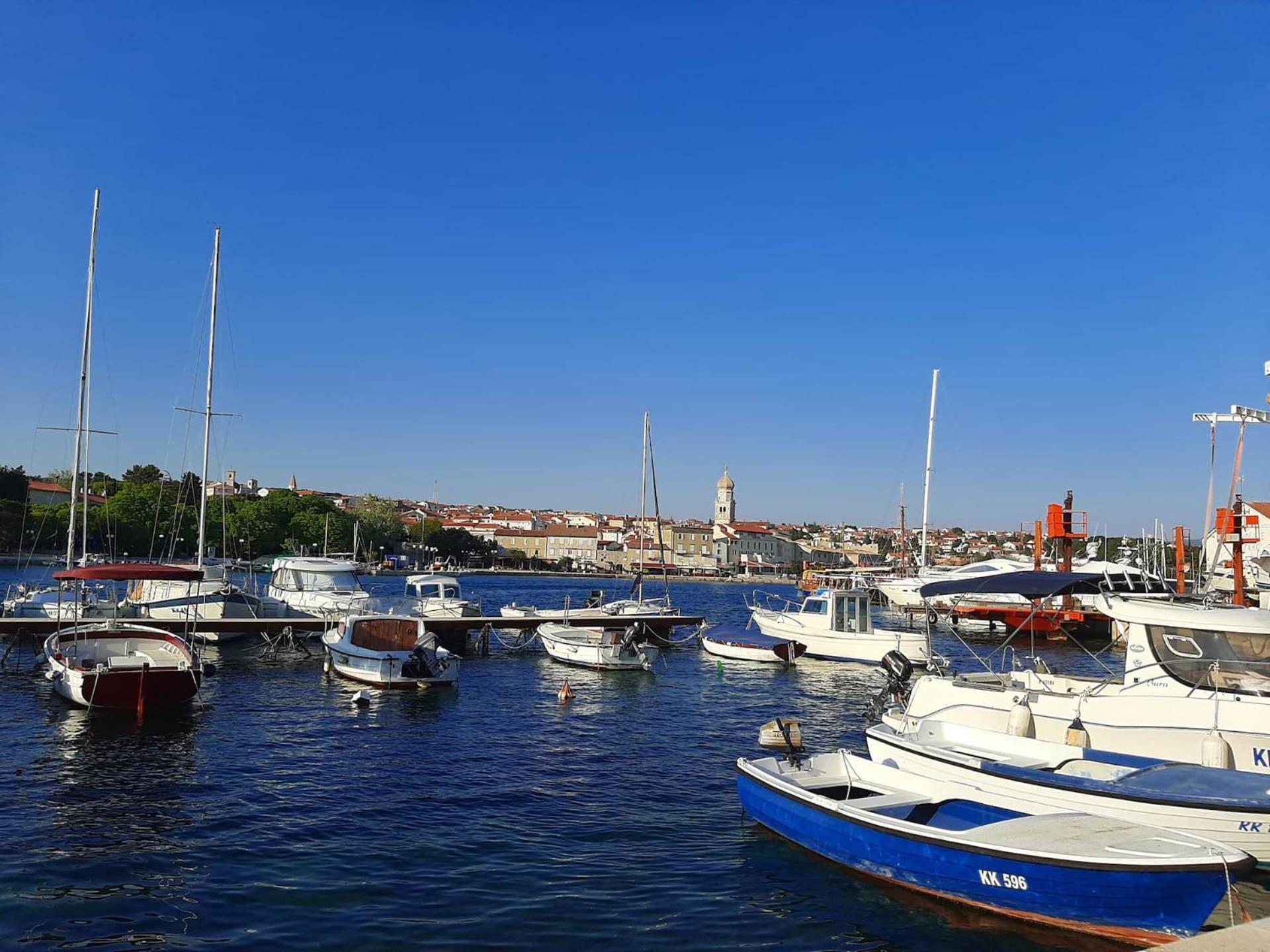 Lovely Studio Malina Close To The Beach Krk Town Bagian luar foto