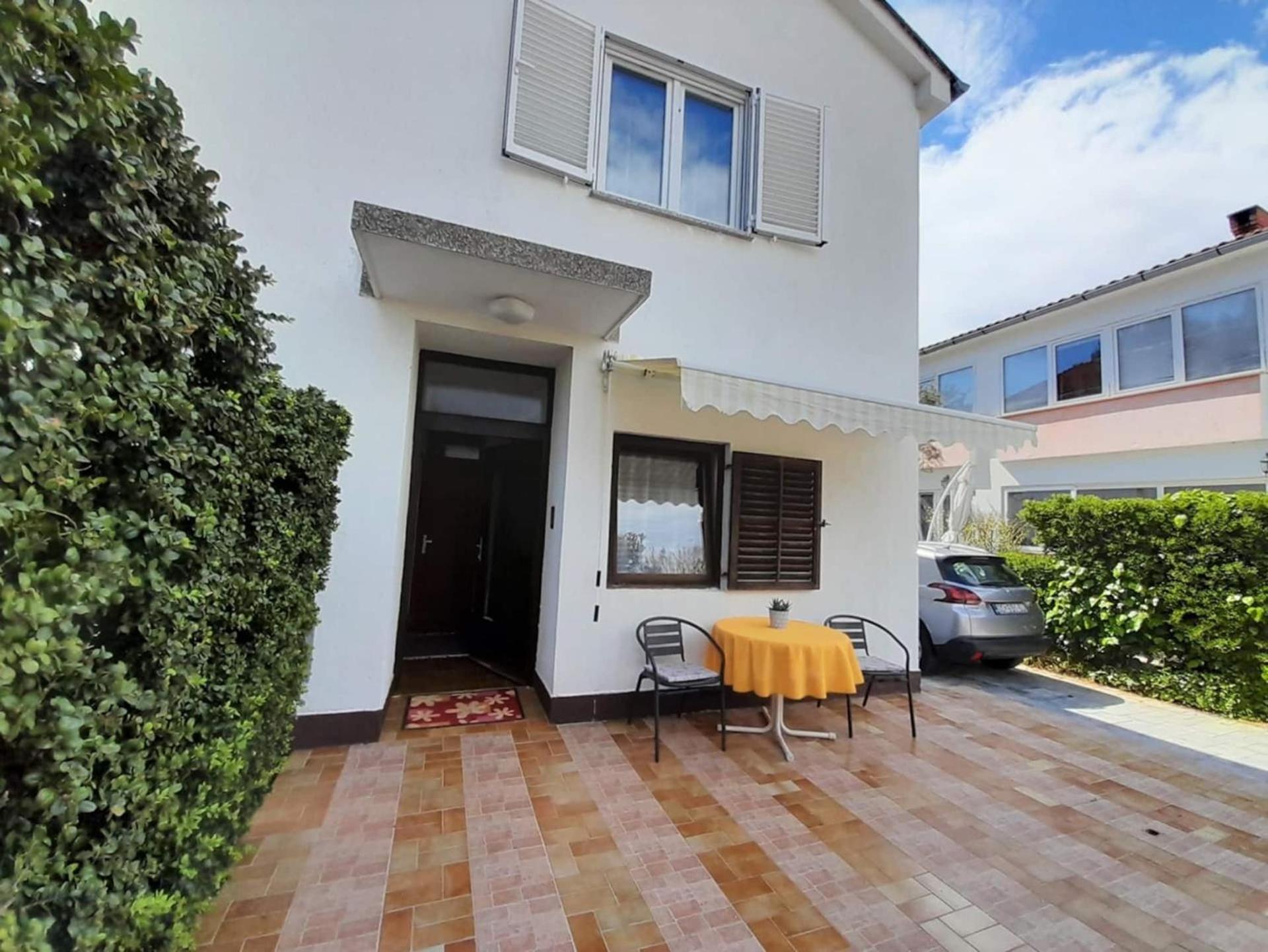 Lovely Studio Malina Close To The Beach Krk Town Bagian luar foto
